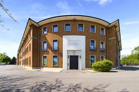 1 bed property, in Eastern Avenue, £125,000
