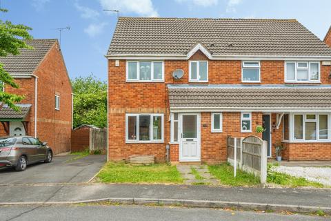 3 bed property, in Pendleside Way, £215,000