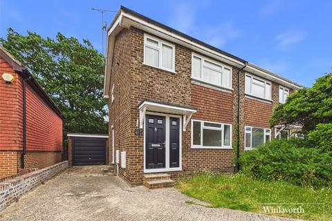 3 bed property, in Kempton Close, £375,000