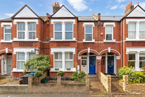 1 bed property, in Bridges Road, £515,000