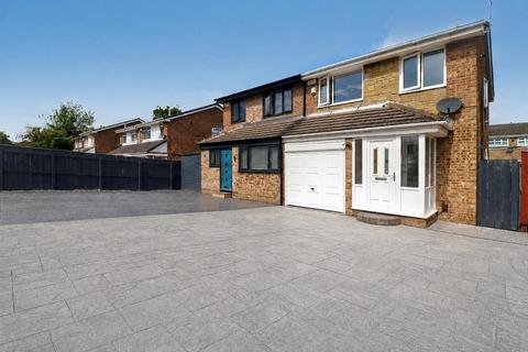 3 bed property, in Kingcraft Road, £190,000