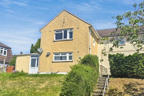 3 bed property, in Dorchester Avenue, £175,000