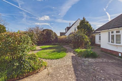 3 bed property, in St Thomas Avenue, £520,000