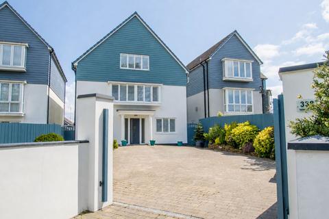 6 bed property, in Tavistock Road, £875,000
