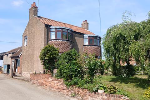 4 bed property, in Town Street, £550,000