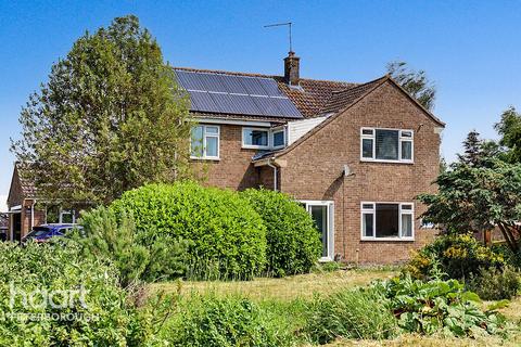 4 bed property, in French Drove, £550,000