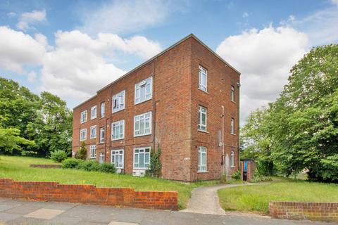 1 bed property, in Wellcome Avenue, £150,000