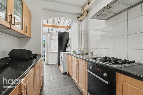 3 bed property, in De Havilland Road, £500,000