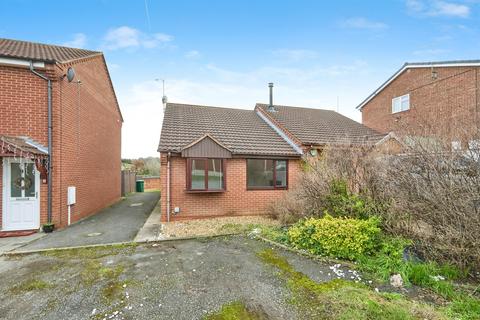 2 bed property, in Baker Street, £100,000