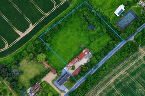 Land, in Courtyard Barn, £850,000