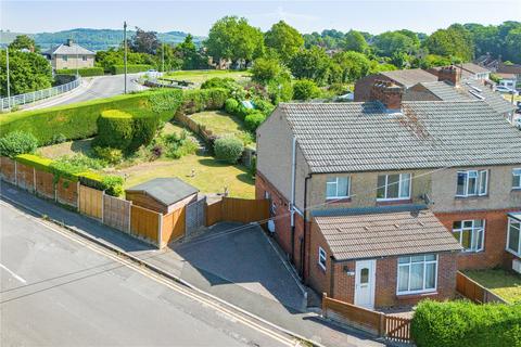 3 bed property, in Avon Road, £260,000