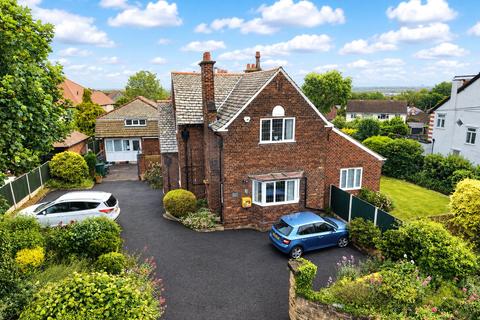 8 bed property, in Ashburton Road, £550,000