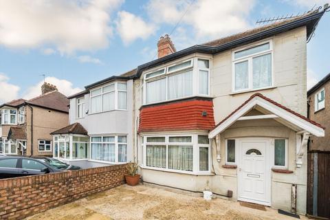 3 bed property, in Bulstrode Avenue, £649,950