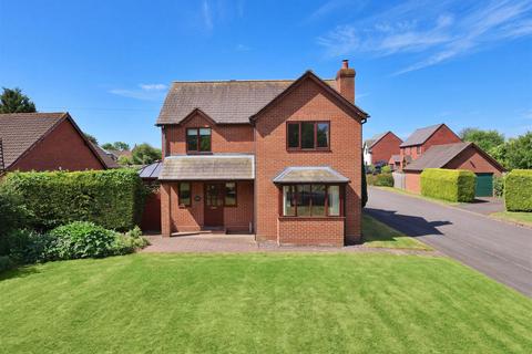 4 bed property, in Kings Acre Road, £475,000