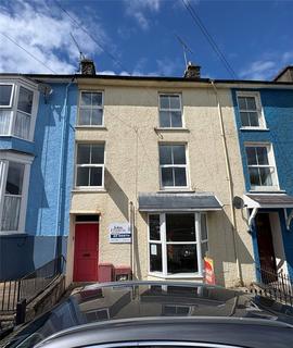 5 bed property, in Station Terrace, £170,000