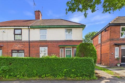 3 bed property, in Meadow Head Avenue, £250,000
