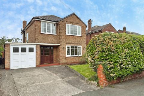 3 bed property, in Vicarage Avenue, £525,000