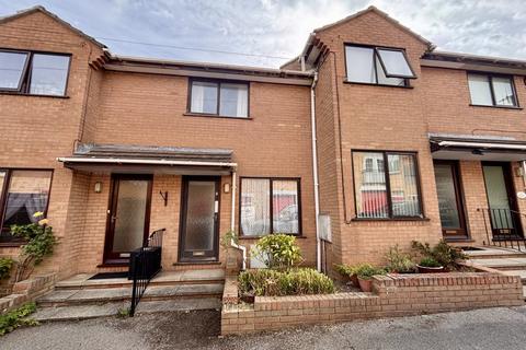2 bed property, in Belvedere Terrace, £140,000
