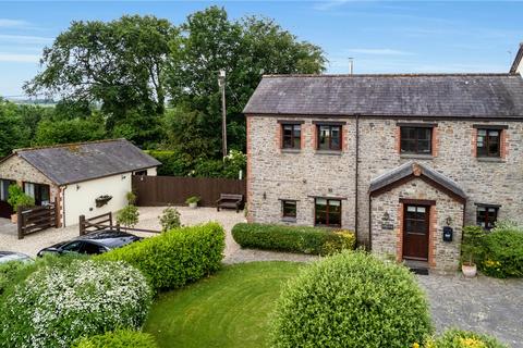 2 bed property, in Buckland Brewer, £469,950