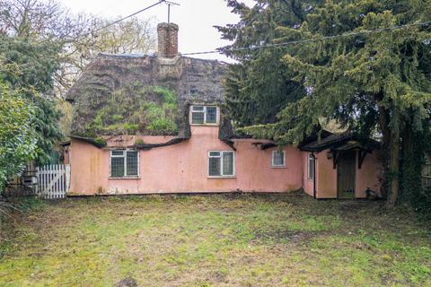 3 bed property, in Chapmans Cottage Ashdon Road Radwinter, £79,000