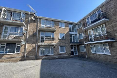 2 bed property, in Cleveland Flats, £145,000