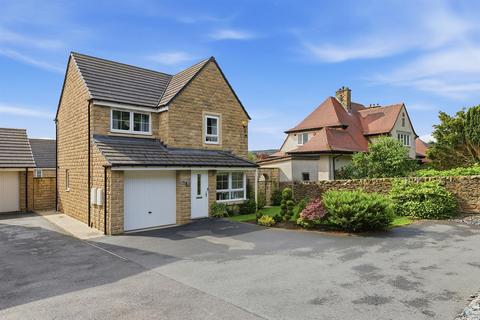 3 bed property, in Helme Lane, £365,000