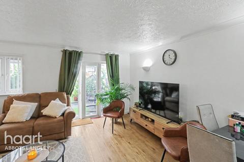 3 bed property, in Ninian Road, £400,000