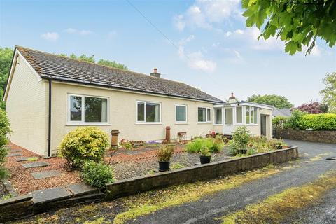 3 bed property, in Maryport Road, £270,000