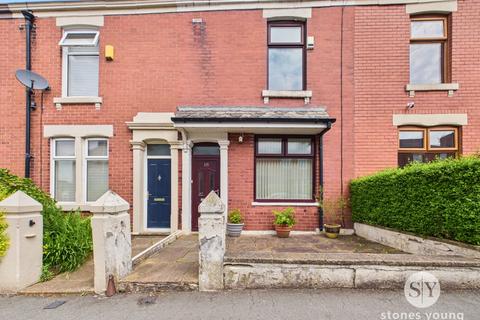 2 bed property, in New Wellington Street, £99,950