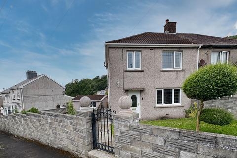 3 bed property, in Crawford Road, £225,000