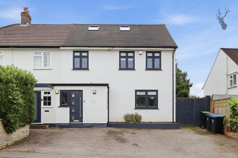 4 bed property, in Graylands, £850,000