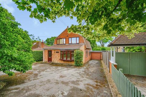 4 bed property, in Harthall Lane, £999,995