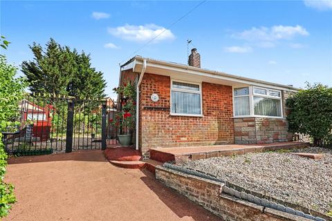 2 bed property, in Violet Road, £240,000