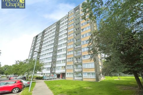 2 bed property, in Slewins Close, £170,000