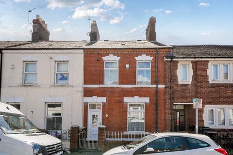 3 bed property, in Talworth Street, £282,000