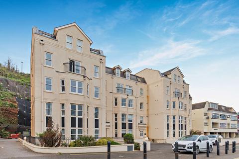 2 bed property, in Great Cliff, £260,000