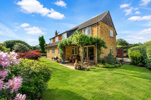 4 bed property, in West Clandon, £1,000,000