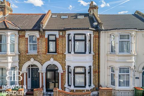 4 bed property, in Gower Road, £750,000