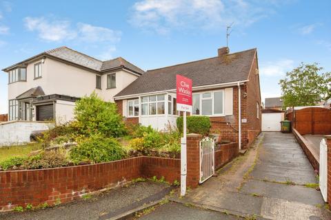 2 bed property, in Seaview Avenue, £230,000