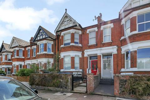 2 bed property, in Leghorn Road, £490,000