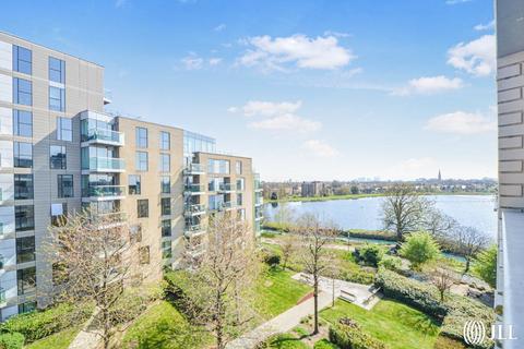 1 bed property, in Aqua Apartments, £400,000