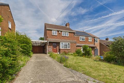 3 bed property, in Scotland Hill, £435,000