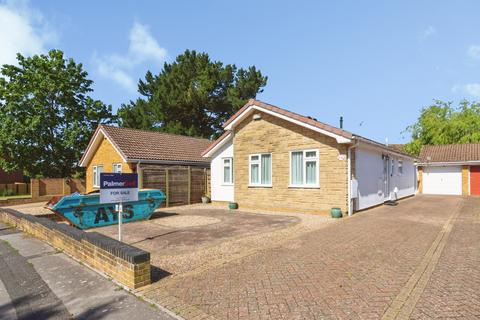 2 bed property, in Halstock Crescent, £370,000