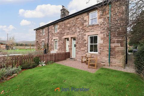2 bed property, in Kirknewton, £275,000