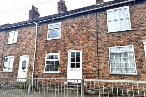 2 bed property, in 18 Newmarket Louth LN11 9EQ, £92,000