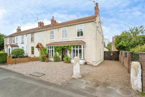 4 bed property, in Bawtry Road, £375,000