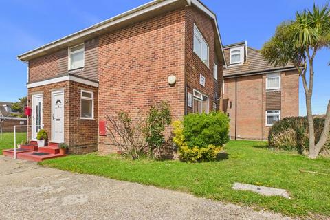 2 bed property, in Abinger Lodge, £280,000