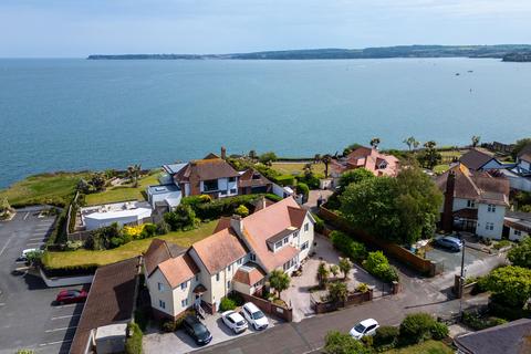 5 bed property, in Cliff Road, £1,400,000