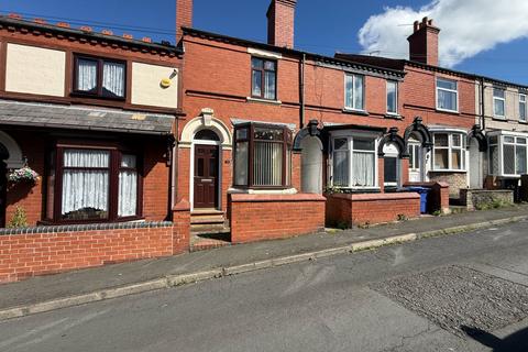 2 bed property, in King Street, £130,000