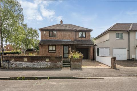 3 bed property, in Gorse Leas, £525,000